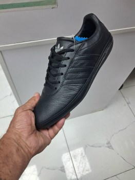 Кроссовки