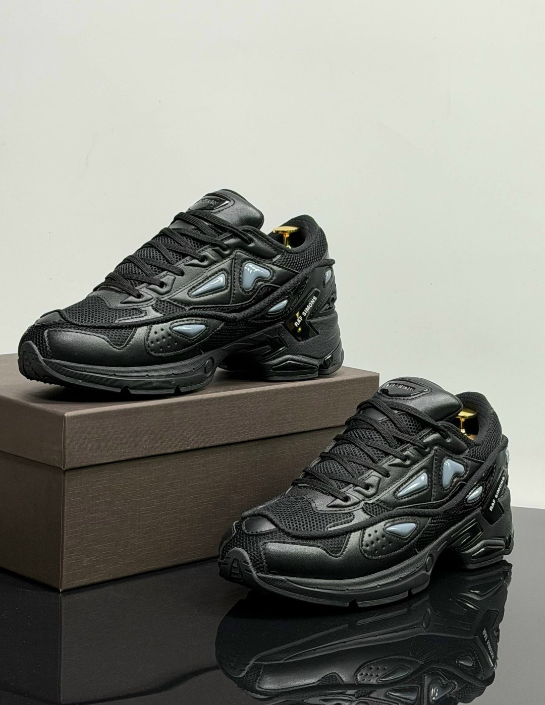 кроссовки raf simons pharaxus sneaker black,кроссовки adidas ozweego 2 x raf simons цвет черный,adidas x raf simons ozweego 2 black,кроссовки adidas raf simons ozweego 3 black,кроссовки адидас raf sim