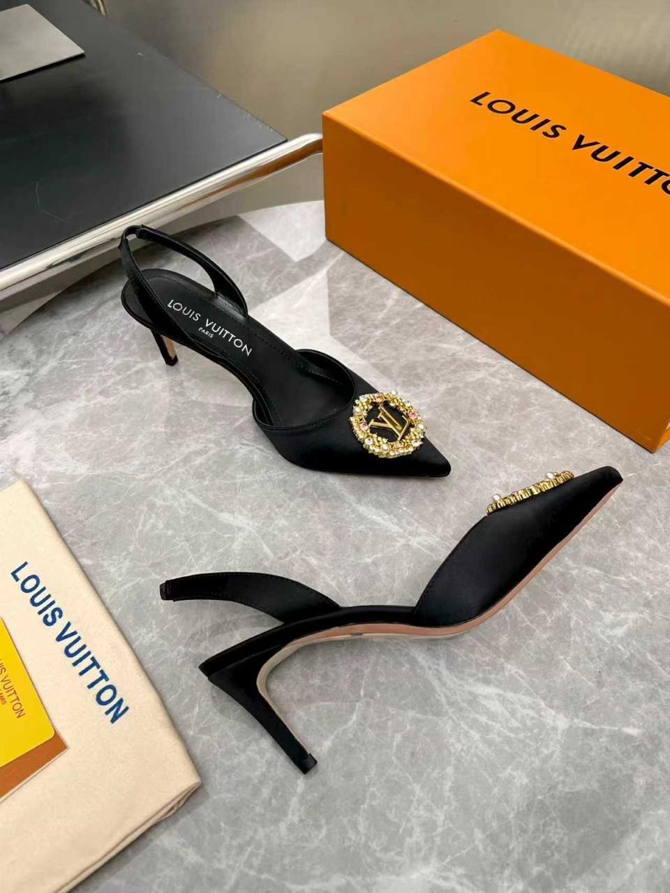 ,туфли louis vuitton,туфли versace,модная женская ,маноло бланик босоножки