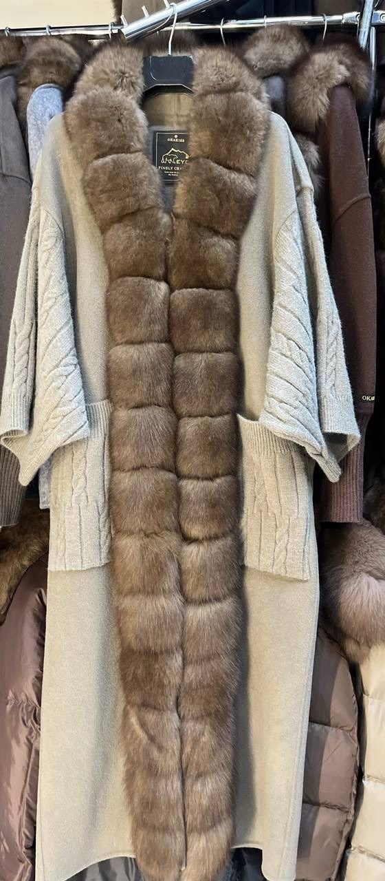 кардиган с мехом финского песца yana kraft brand,кардиган с мехом песца,вязаный зеленый кардиган с отделкой из меха песца,кардиган с мехом,кардиган с песцом