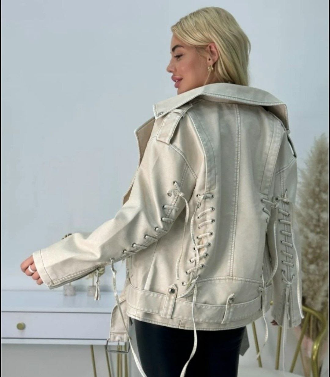 куртка косуха кожаная женская,куртка косуха,косуха белая куртка кожаная oversize винтажная monyken,косуха женская,кожаная женская куртка-косуха в молочном цвете