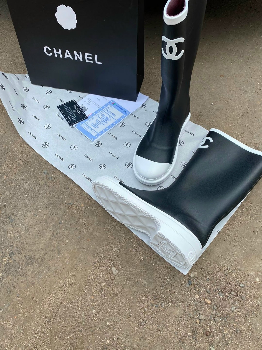 резиновые сапоги chanel,сапоги chanel,резиновые сапоги для дождя бежевые chanel,резиновые сапоги шанель,женские резиновые сапоги chanel