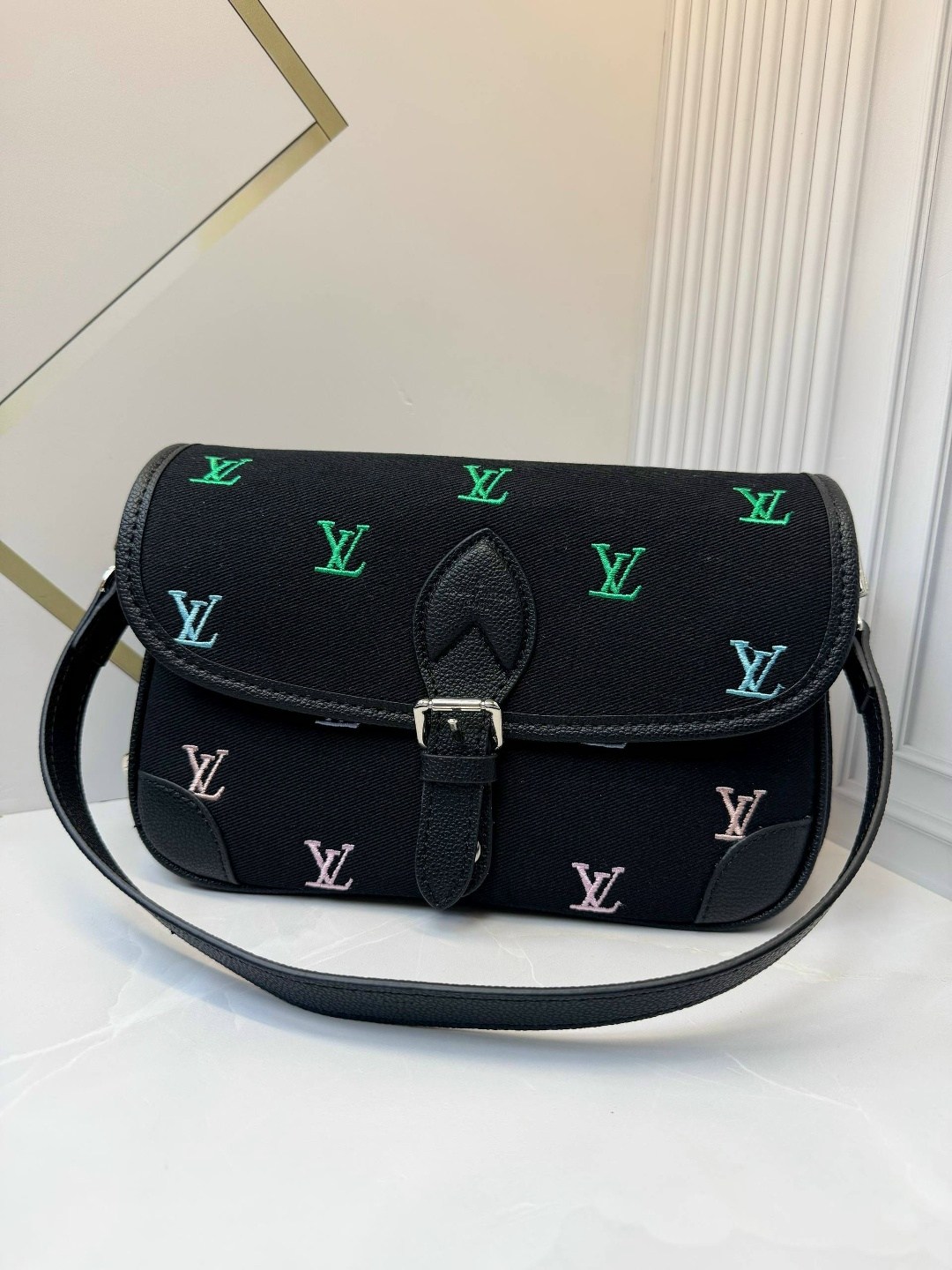 louis vuitton сумка,сумка женская louis vuitton,сумка луи виттон,сумка louis vuitton pochette metis,сумочка луи виттон