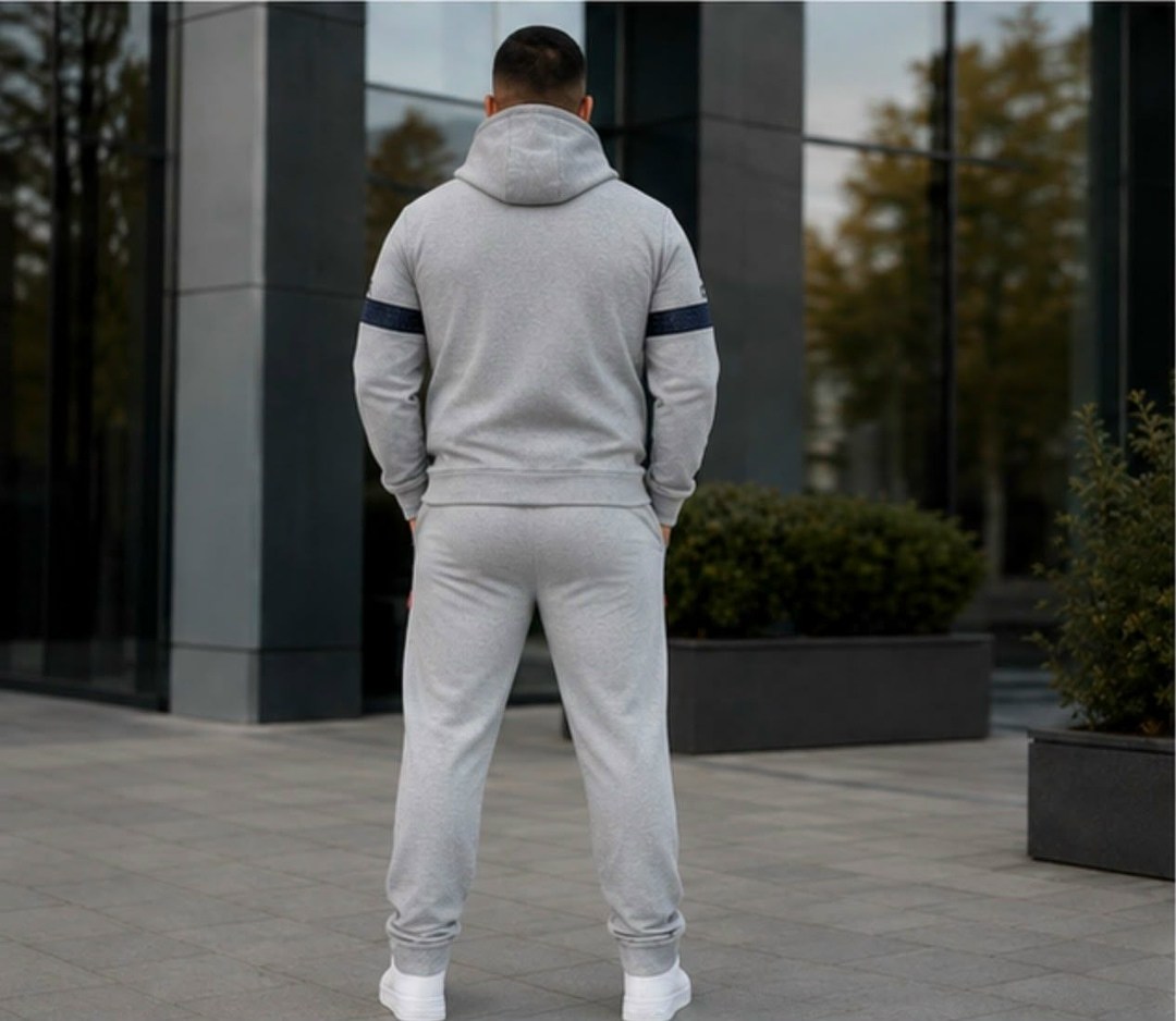 спортивный костюм,спортивный костюм adidas,спортивный костюм мужской adidas,мужской спортивный костюм,спортивный костюм серый