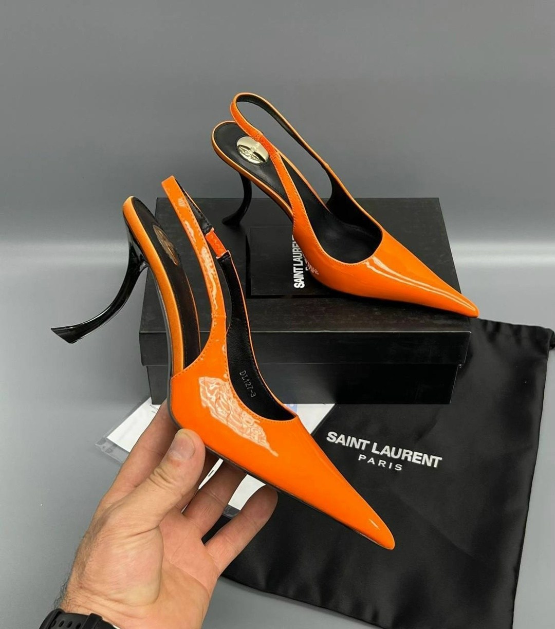 saint laurent туфли,,туфли yves saint laurent,босоножки saint laurent,босоножки сен лоран с каблуком логотипом