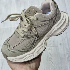 Кроссовки