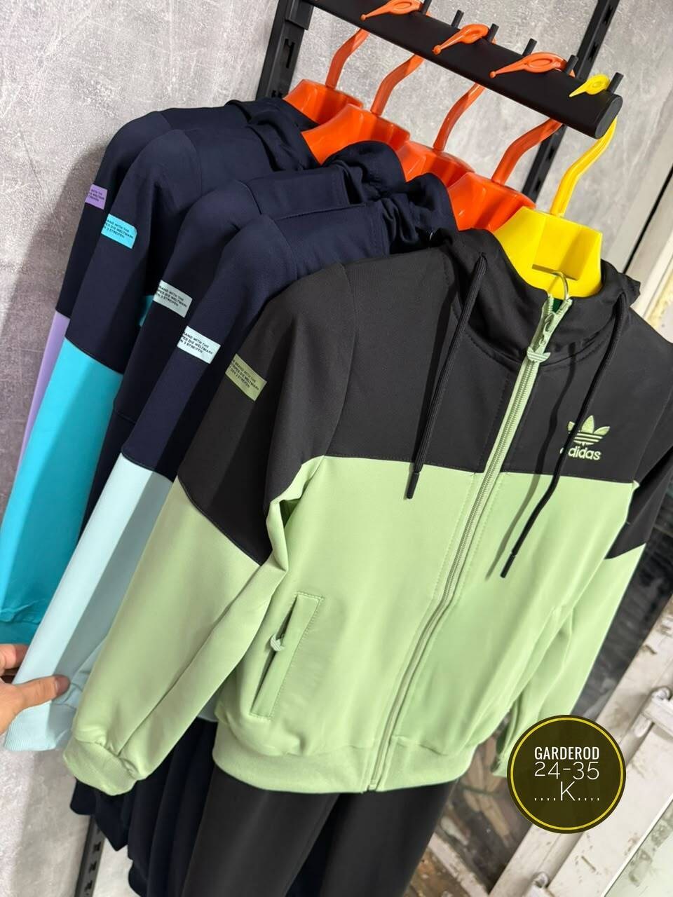 спортивный костюм adidas originals,спортивный костюм adidas adidas essentials tracksuit,спортивный костюм адидас на флисе,спортивный костюм adidas originals adicolor,костюм адидас детский синий