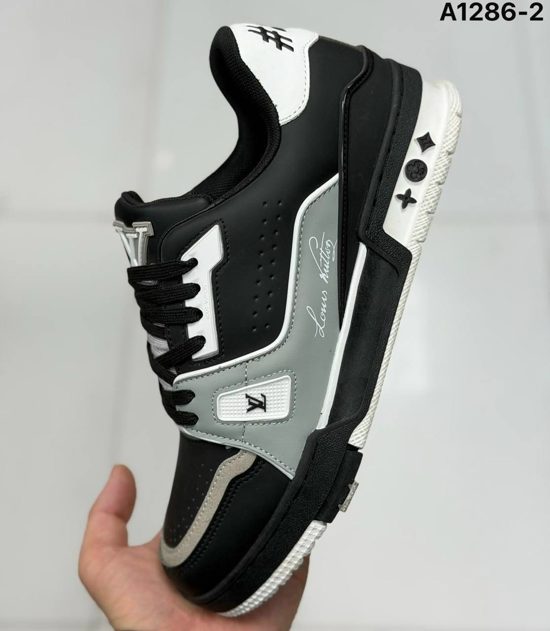 louis vuitton кроссовки,кроссовки мужские louis vuitton,кроссовки louis vuitton trainer,кроссовки louis vuitton кроссовки louis vuitton,мужские кроссовки louis vuitton trainer черные