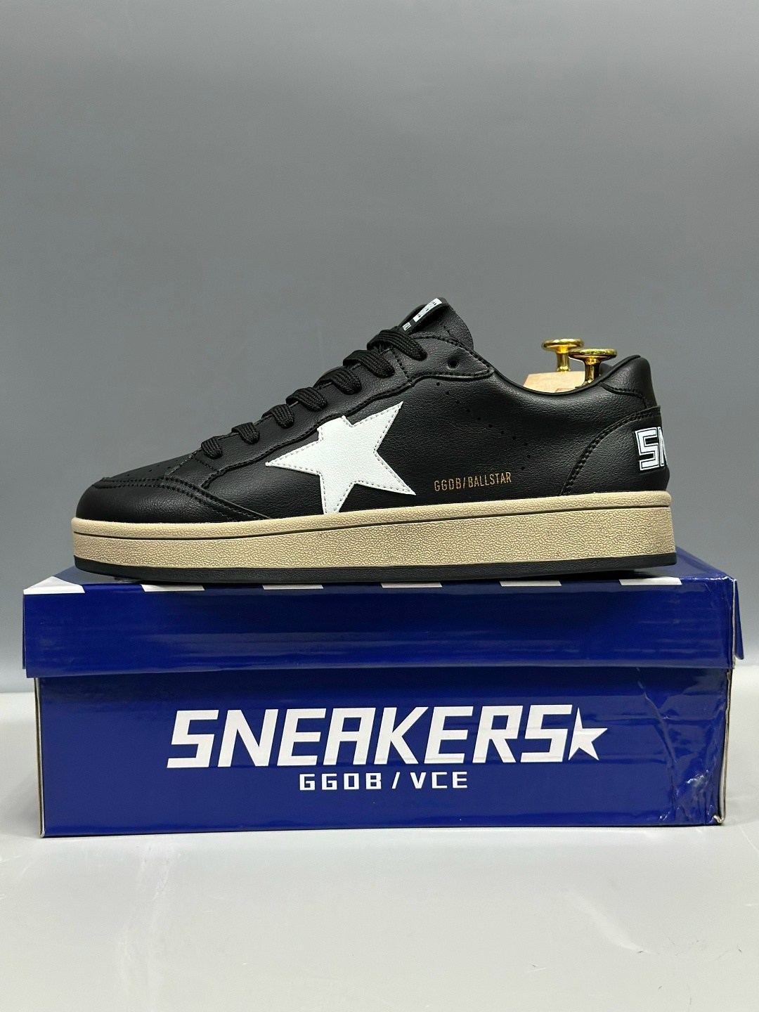 golden goose кеды hi star на платформе черный,кроссовки ball star черного и белого цвета golden goose,кроссовки ball star golden goose,кроссовки golden goose,кеды golden goose