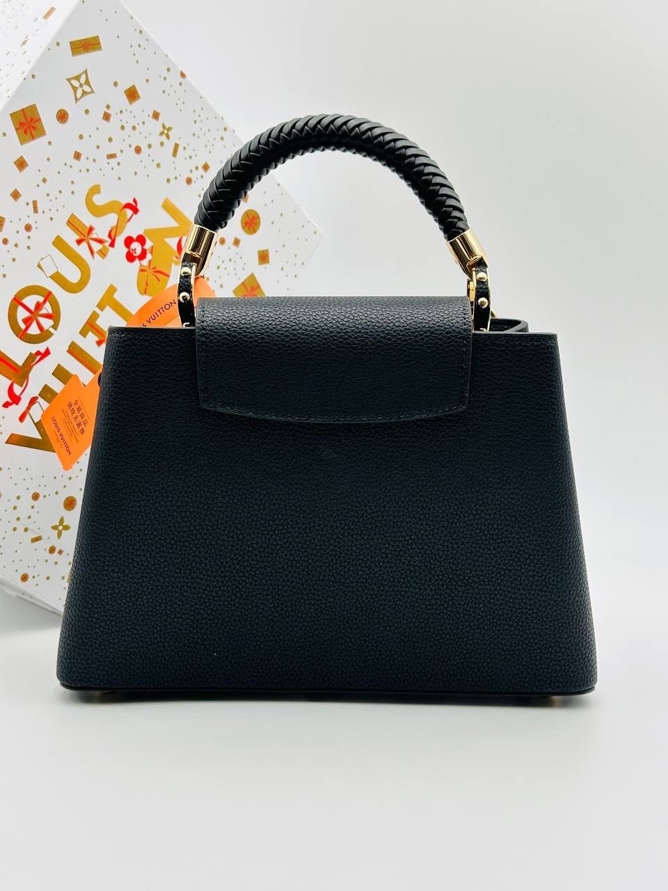 сумка женская louis vuitton,кожаная черная сумка louis vuitton capucines pm,louis vuitton сумка,большая черная женская сумка louis vuitton,сумка луи виттон