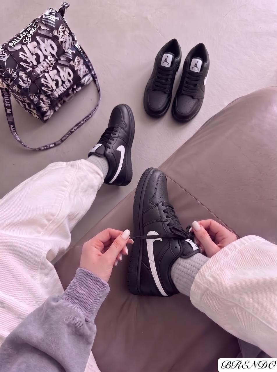 air jordan 1 low "black/white",nike air jordan 1 triple black,nike air jordan 1 low,кроссовки air jordan 1 low triple black,air jordan 1 low 'black/white' black ao9944 001