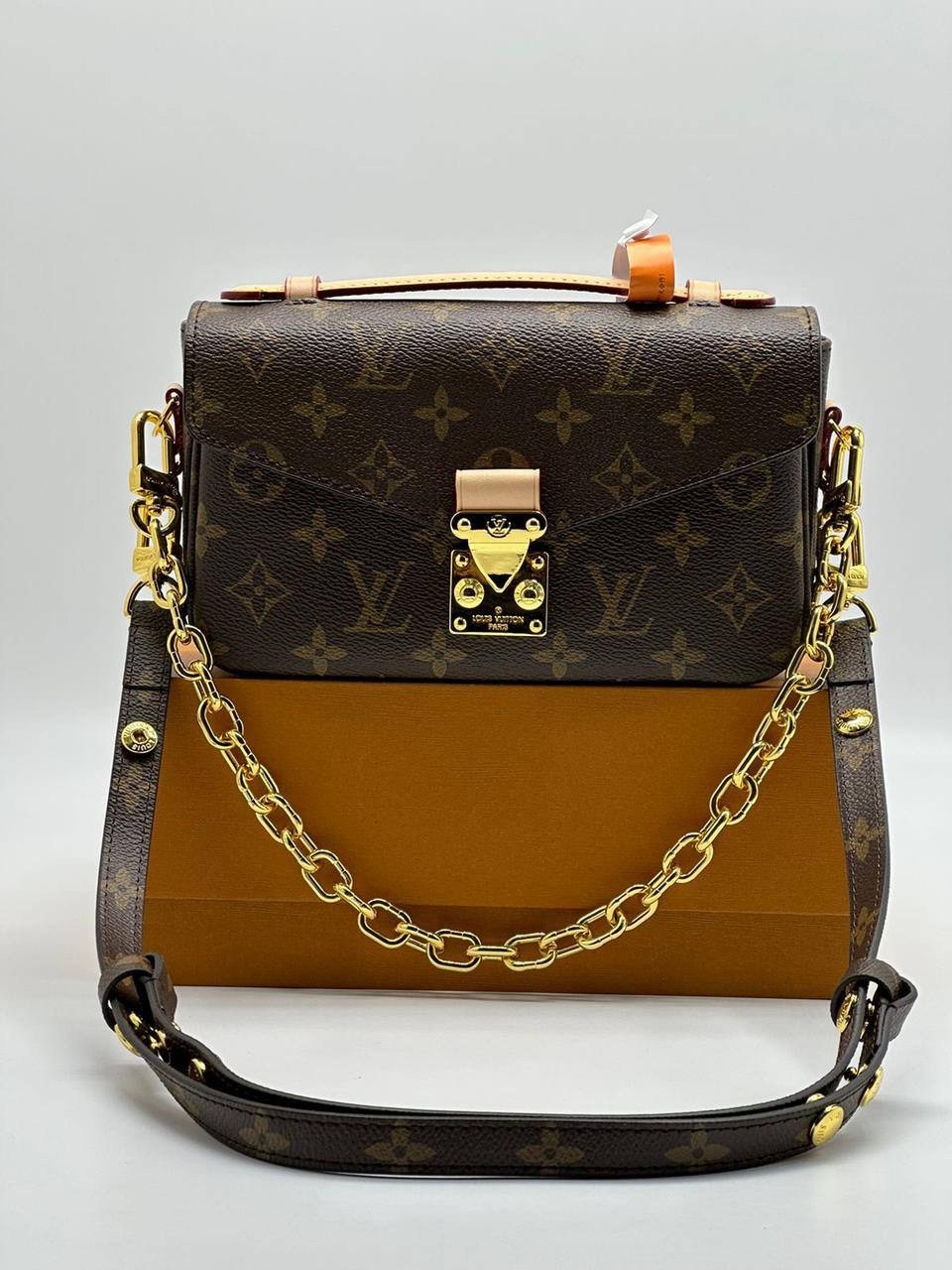 сумка louis vuitton женская,сумка louis vuitton,сумка на плечо louis vuitton,женская кожаная сумка louis vuitton темно-коричневая с логотипами 22х13х7,сумка луи виттон
