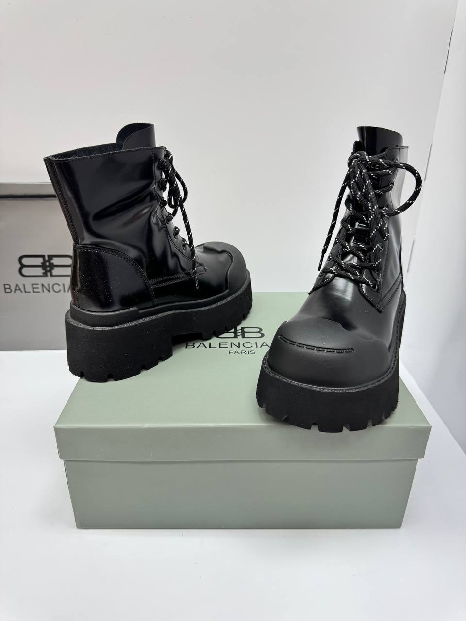 ботинки balenciaga,,баленсиага ботинки,берцы баленсиага женские,ботинки balenciaga женские кожаные чёрного цвета