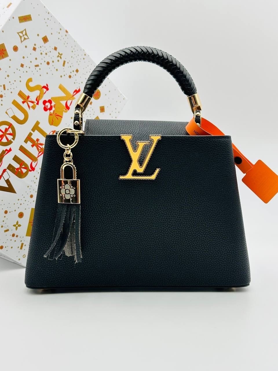 сумка женская louis vuitton,кожаная черная сумка louis vuitton capucines pm,louis vuitton сумка,большая черная женская сумка louis vuitton,сумка луи виттон