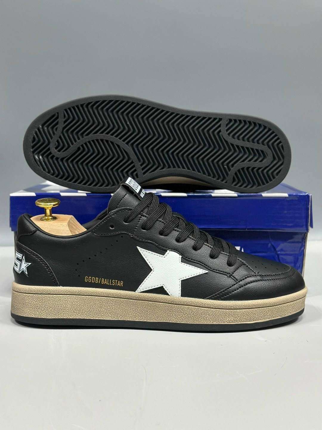 golden goose кеды hi star на платформе черный,кроссовки ball star черного и белого цвета golden goose,кроссовки ball star golden goose,кроссовки golden goose,кеды golden goose