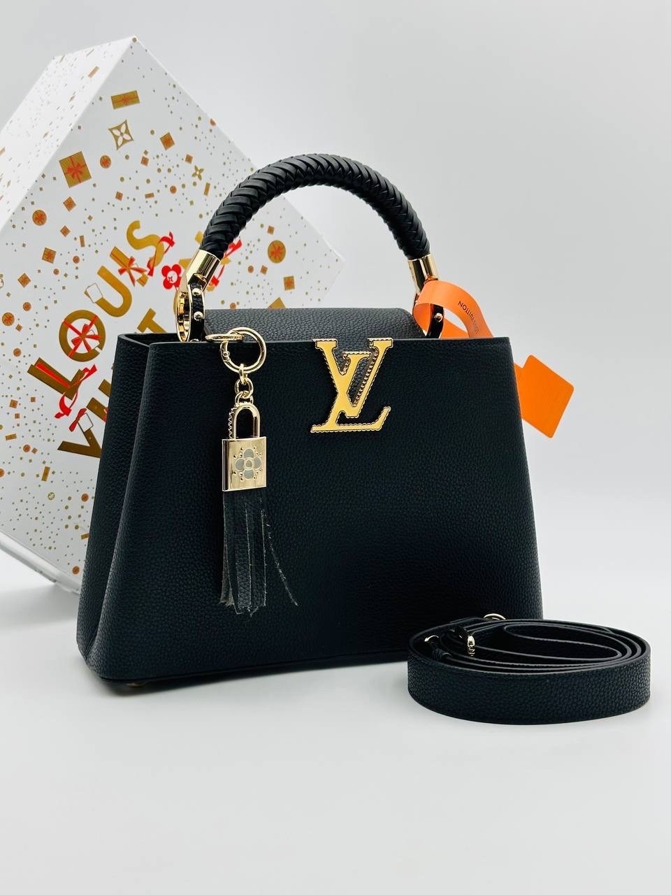 сумка женская louis vuitton,кожаная черная сумка louis vuitton capucines pm,louis vuitton сумка,большая черная женская сумка louis vuitton,сумка луи виттон