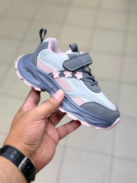 Кроссовки