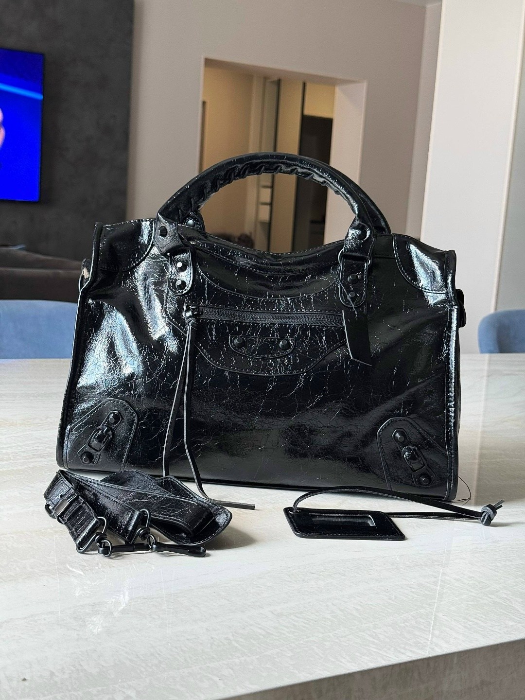 сумка balenciaga neo classic черный,женская сумка balenciaga classic черная,balenciaga сумка,сумка balenciaga с зеркальцем большая,сумка balenciaga neo classic с верхними ручками