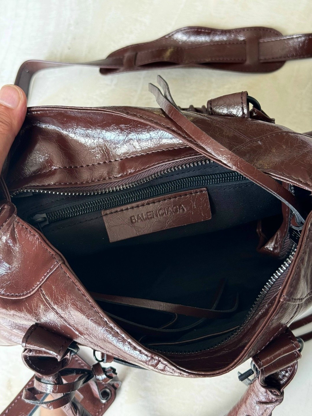 сумка баленсиага,balenciaga сумка,сумка баленсиага классика,женская сумка balenciaga classic черная,сумка balenciaga neo classic черный
