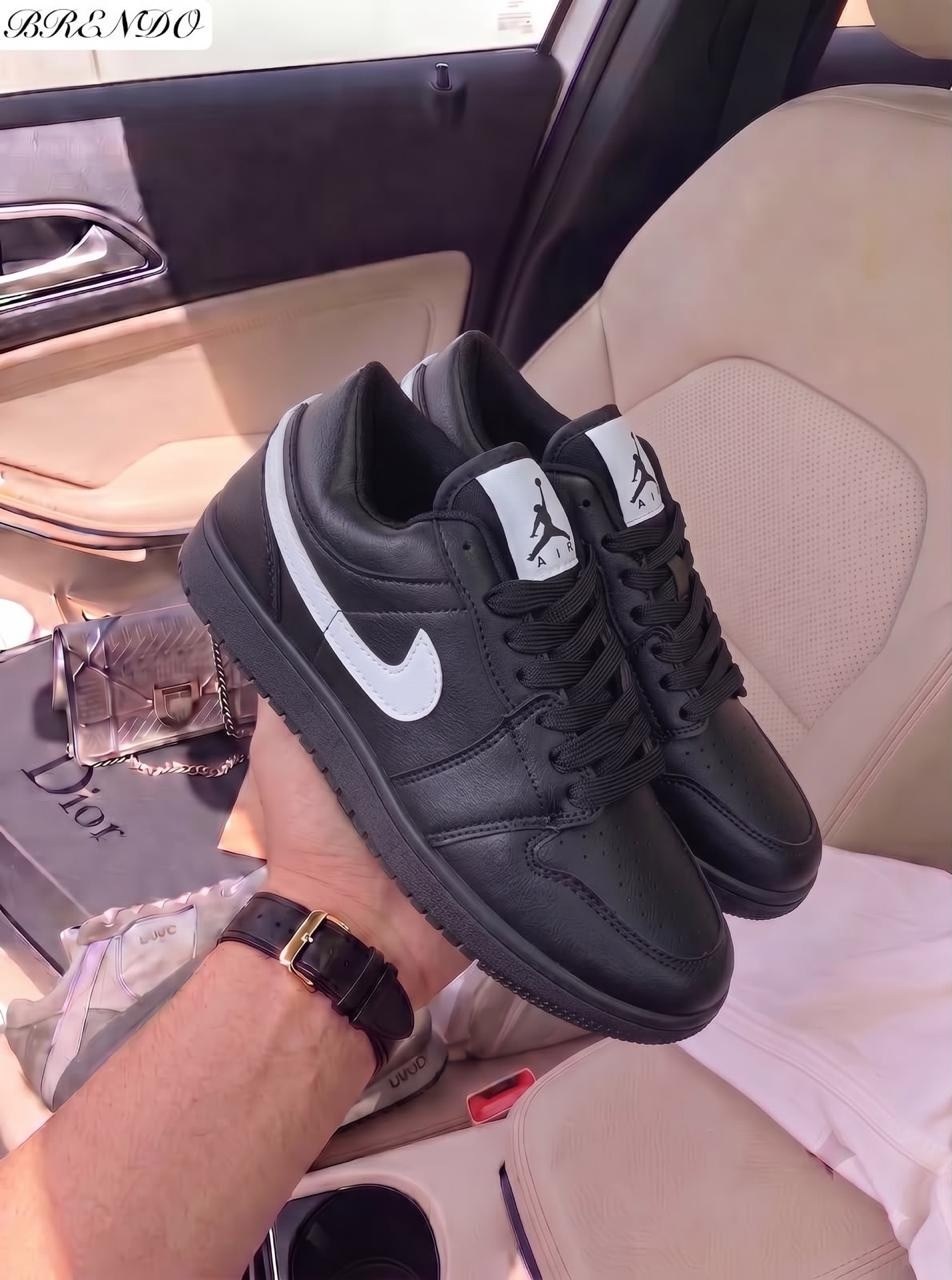air jordan 1 low "black/white",nike air jordan 1 triple black,nike air jordan 1 low,кроссовки air jordan 1 low triple black,air jordan 1 low 'black/white' black ao9944 001