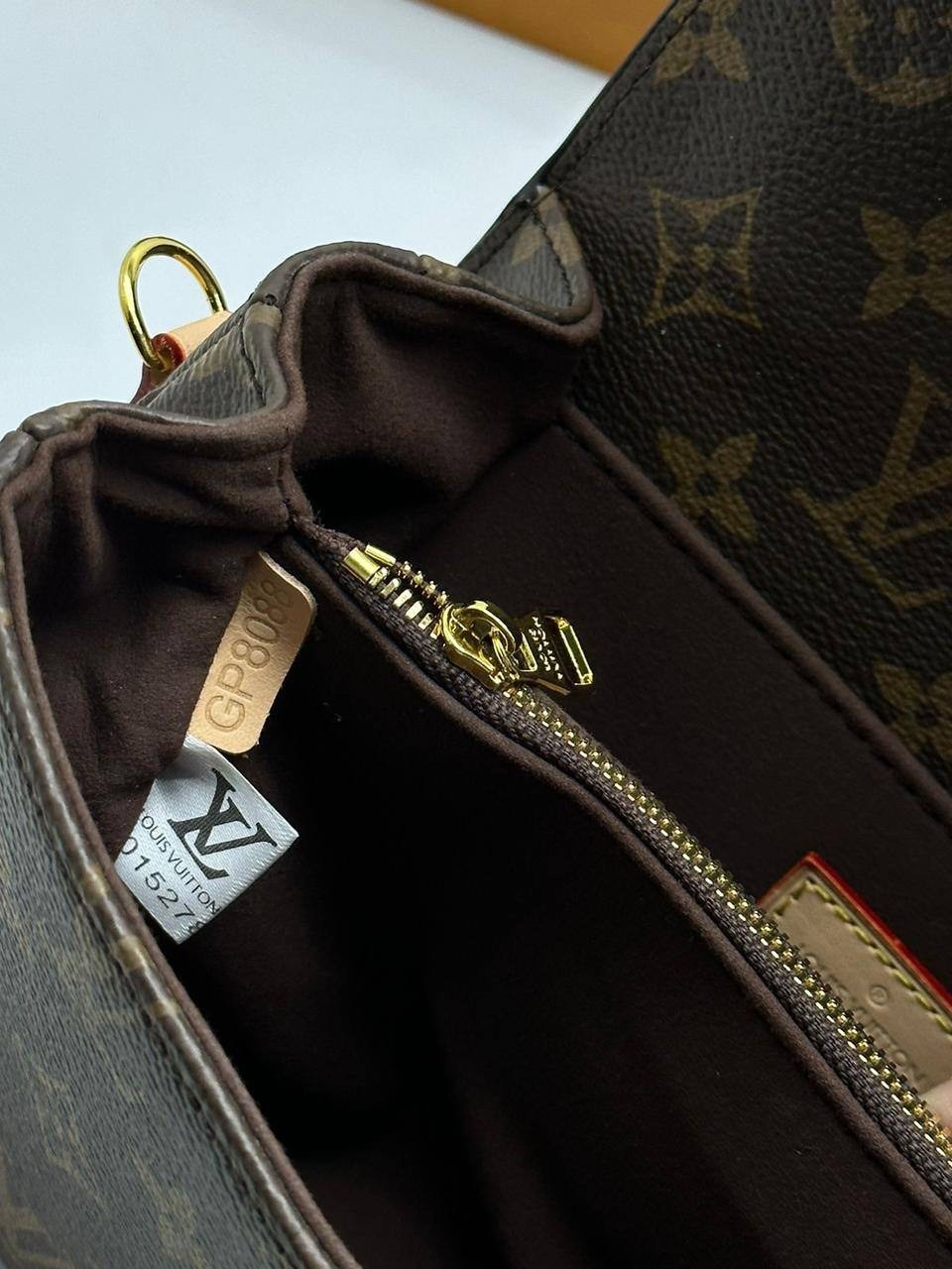 сумка louis vuitton женская,сумка louis vuitton,сумка на плечо louis vuitton,женская кожаная сумка louis vuitton темно-коричневая с логотипами 22х13х7,сумка луи виттон