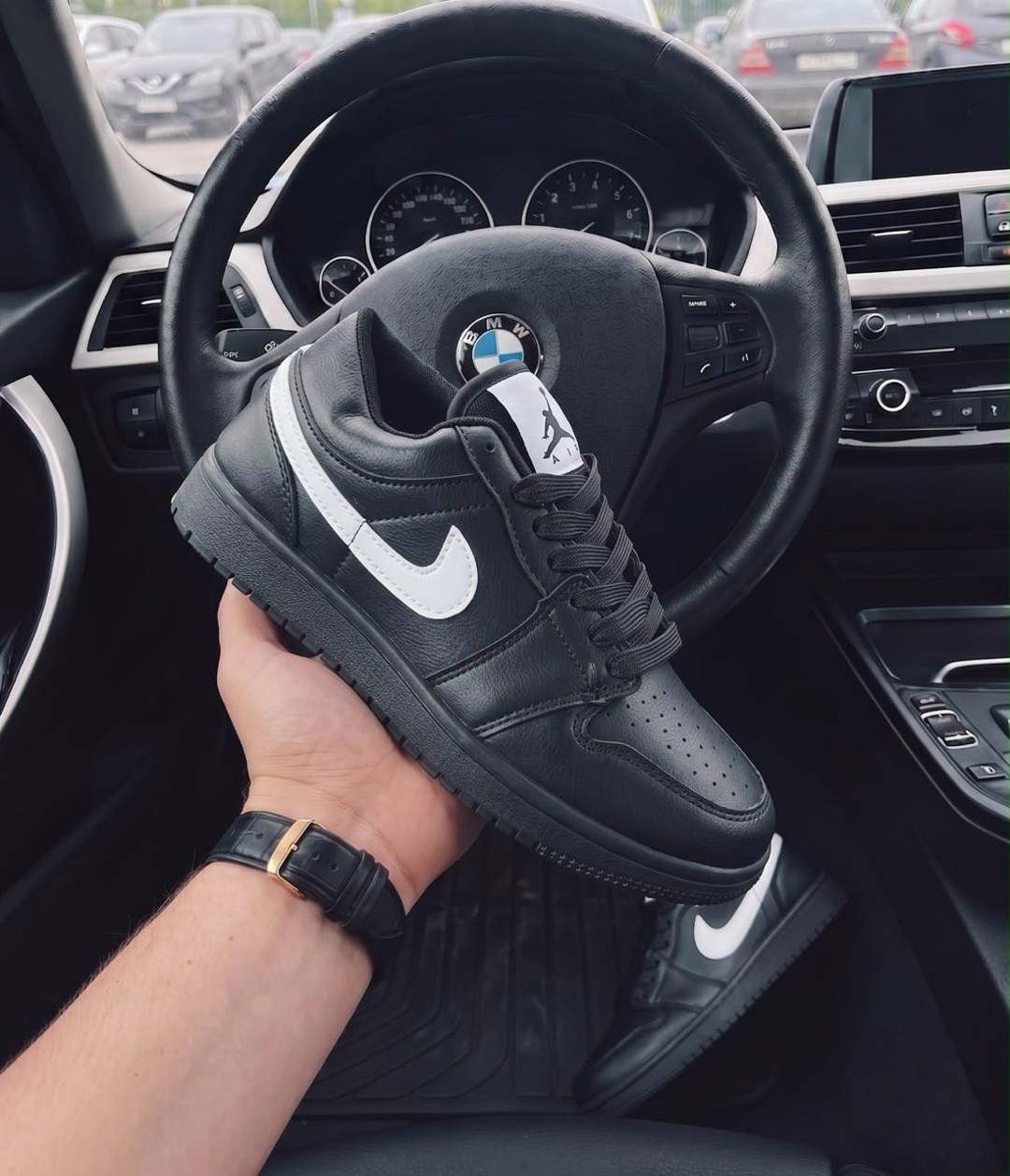 air jordan 1 low "black/white",nike air jordan 1 triple black,nike air jordan 1 low,кроссовки air jordan 1 low triple black,air jordan 1 low 'black/white' black ao9944 001