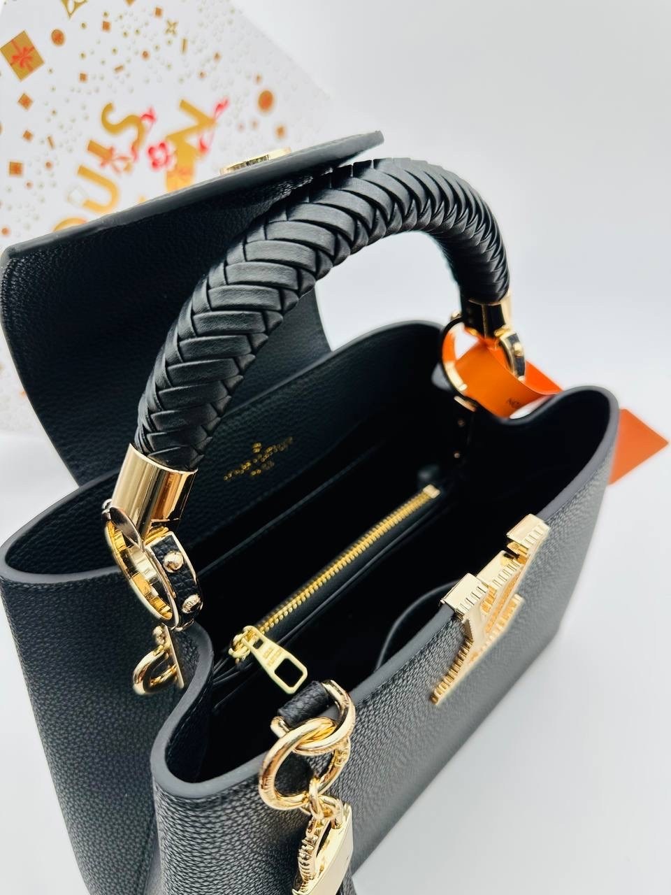 сумка женская louis vuitton,кожаная черная сумка louis vuitton capucines pm,louis vuitton сумка,большая черная женская сумка louis vuitton,сумка луи виттон
