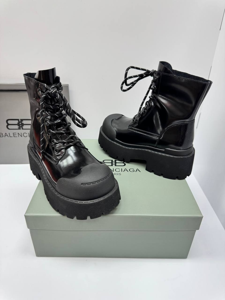 ботинки balenciaga,,баленсиага ботинки,берцы баленсиага женские,ботинки balenciaga женские кожаные чёрного цвета