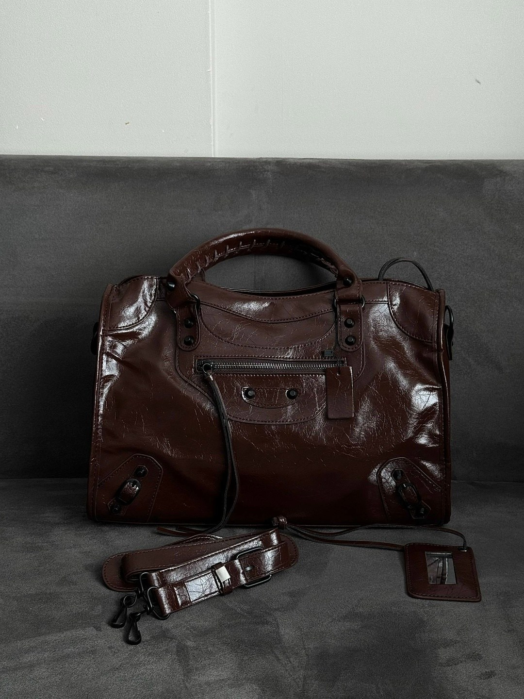 сумка balenciaga neo classic черный,женская сумка balenciaga classic черная,balenciaga сумка,сумка balenciaga с зеркальцем большая,сумка balenciaga neo classic с верхними ручками