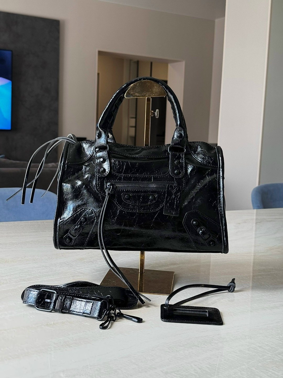 сумка баленсиага,balenciaga сумка,сумка баленсиага классика,женская сумка balenciaga classic черная,сумка balenciaga neo classic черный