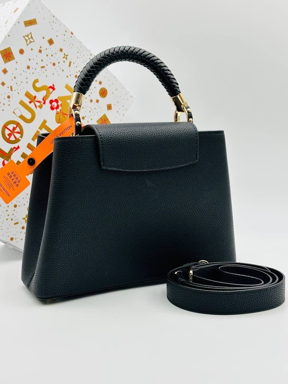 сумка женская louis vuitton,кожаная черная сумка louis vuitton capucines pm,louis vuitton сумка,большая черная женская сумка louis vuitton,сумка луи виттон