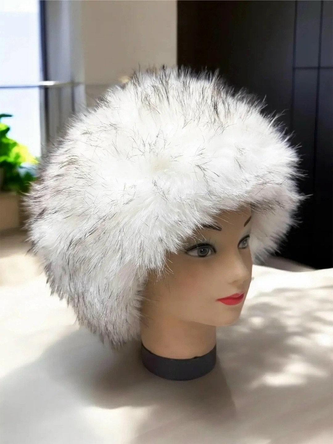 шуба короткая,женская шапка,женская меховая шапка,шубка,шуба белая