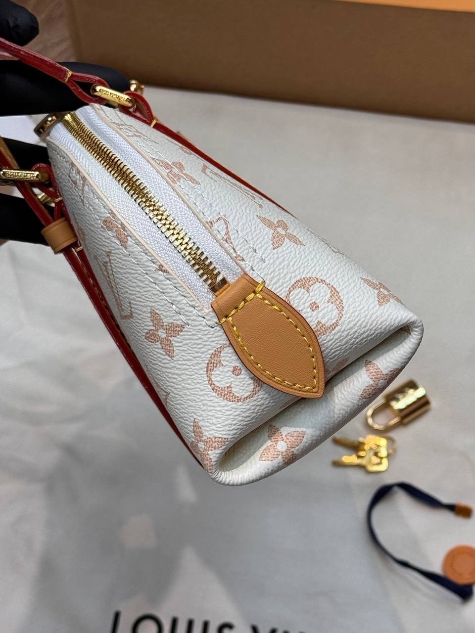 louis vuitton сумки,сумка дорожная louis vuitton,louis vuitton сумка на плечо,louis vuitton сумка багет,сумка женская louis vuitton