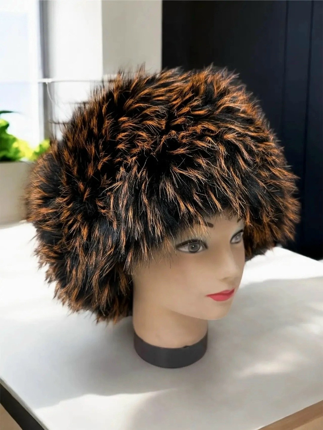 шуба короткая,женская шапка,женская меховая шапка,шубка,шуба белая