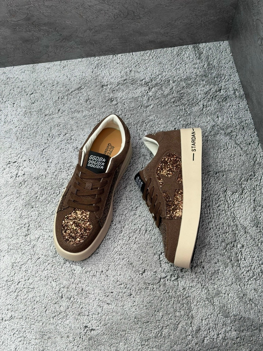 , женская,кеды golden goose,обуви,кроссовки golden goose с пайетками на платформе