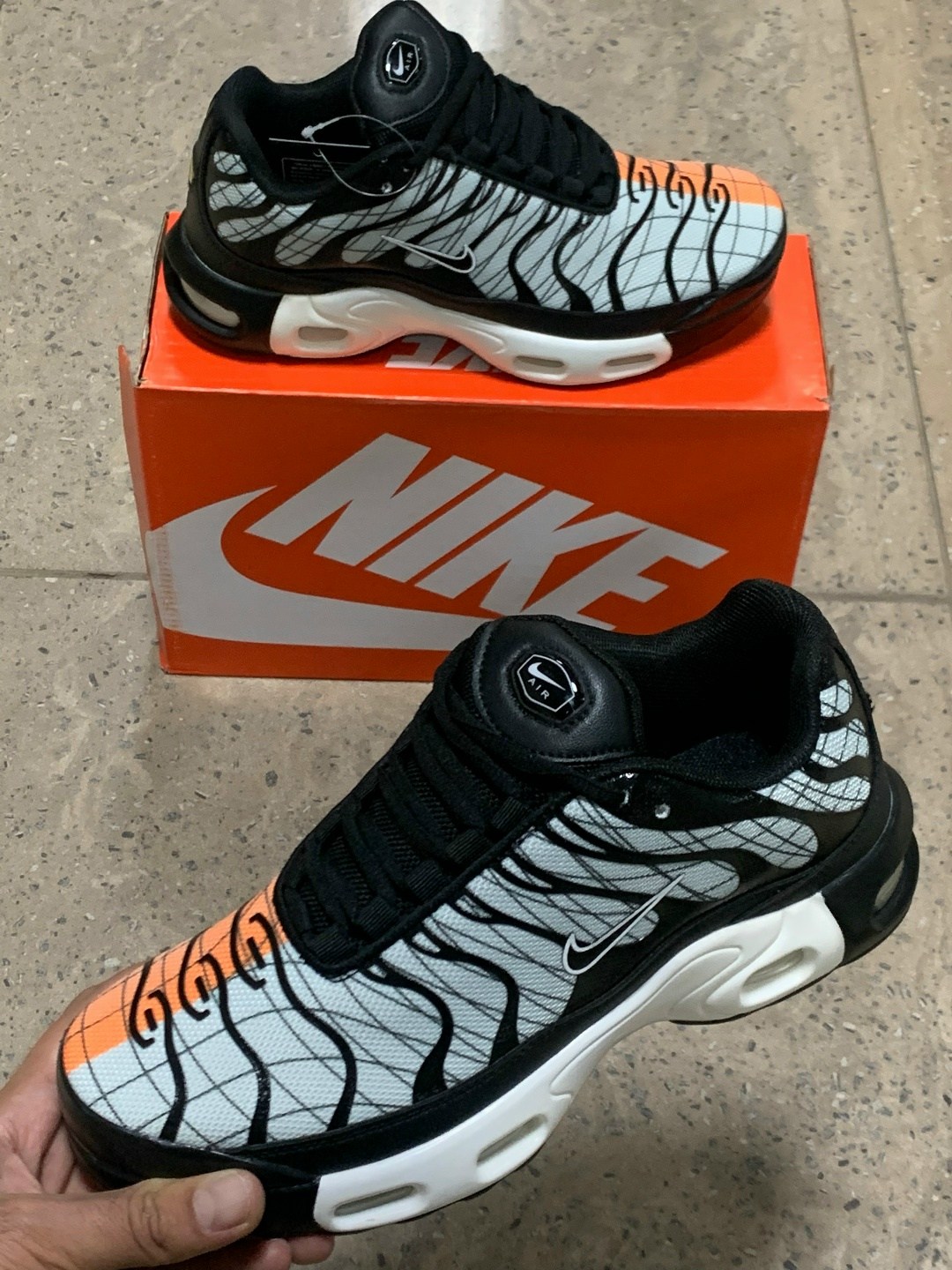 кроссовки nike air max tn plus,кроссовки nike air max tn plus ultra белые с серым,кроссовки мужские nike air max plus,кроссовки nike air max tn,nike air max tn plus