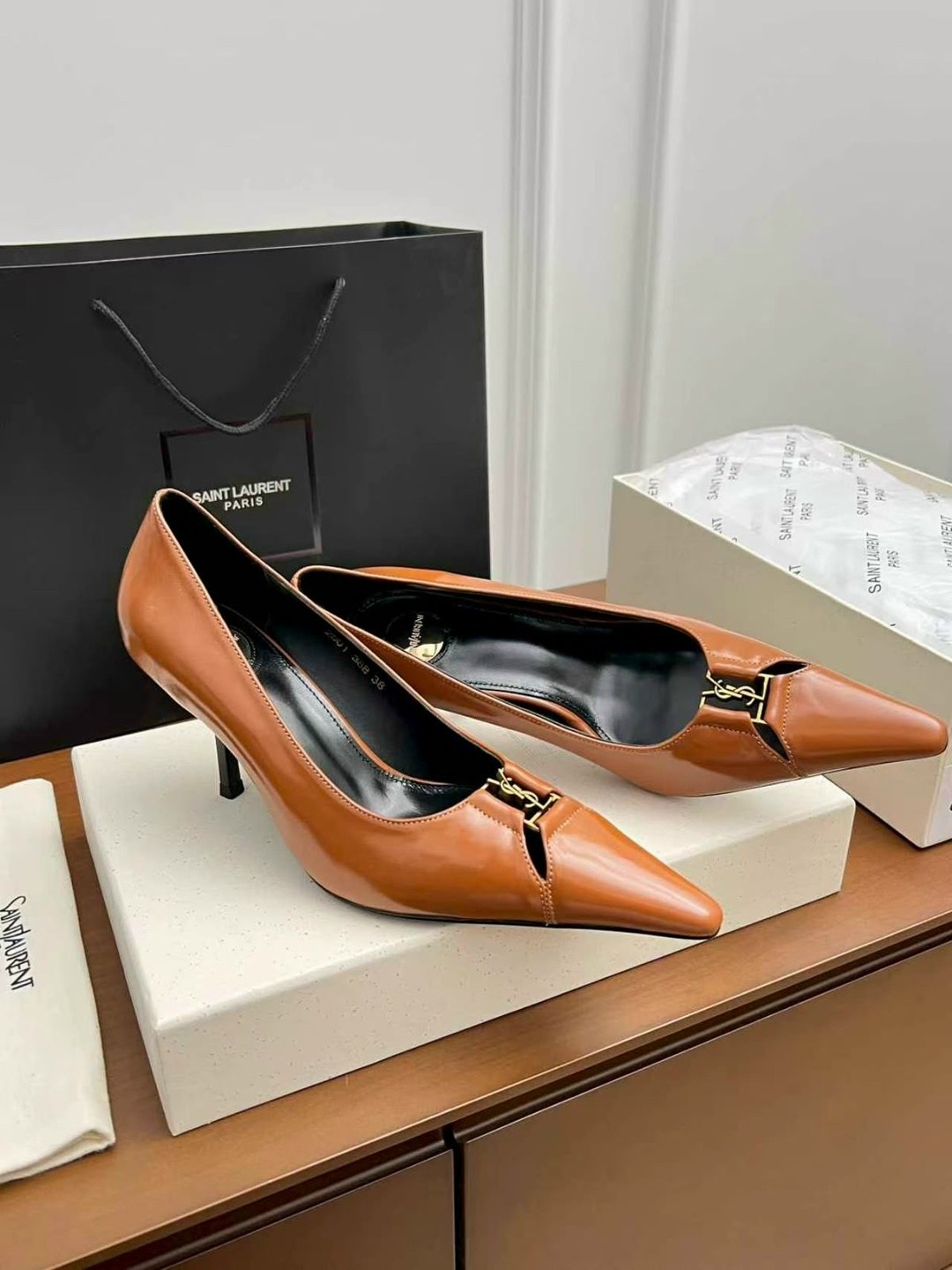 ,женские туфли лодочки,туфли saint laurent,туфли женские,туфли