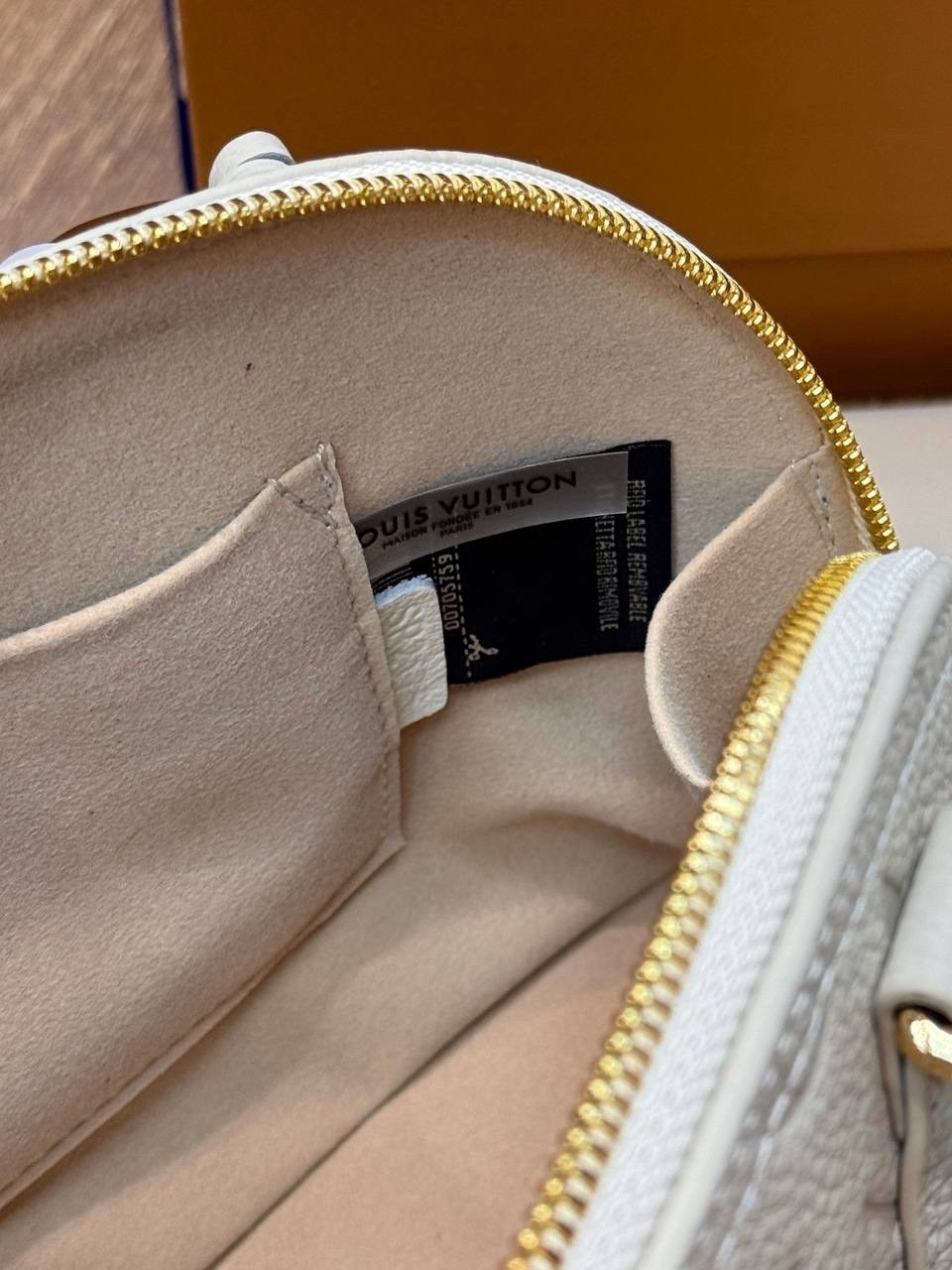 женская черная сумка louis vuitton alma bb,сумка louis vuitton,сумка женская louis vuitton,сумка женская louis vuitton alma bb,louis vuitton сумка на плечо