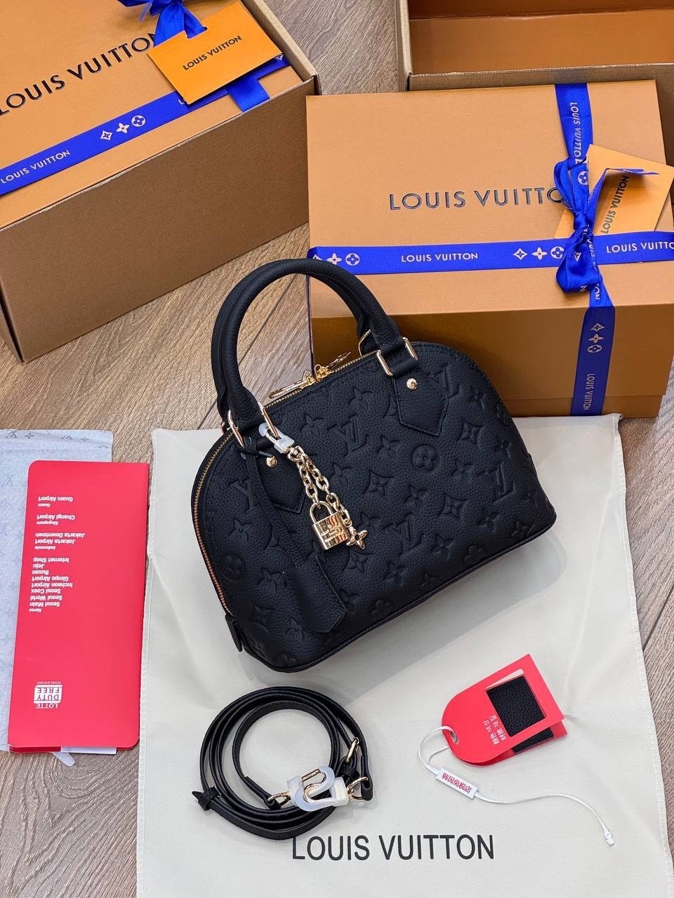 женская черная сумка louis vuitton alma bb,сумка louis vuitton,сумка женская louis vuitton,сумка женская louis vuitton alma bb,louis vuitton сумка на плечо