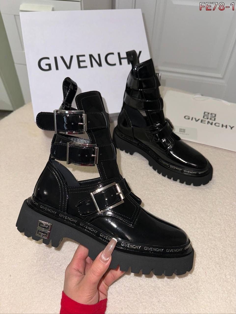 ботинки givenchy,,женские кожаные ботинки givenchy с пряжками,ботинки живанши,ботинки женские