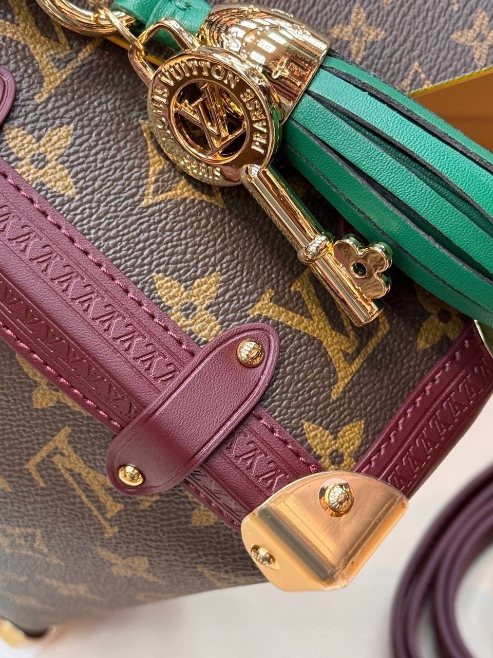 сумка женская louis vuitton 27-18 большой размер,женская сумка louis vuitton,louis vuitton сумка на плечо,сумка louis vuitton,сумка женская louis vuitton 28-20 см реплика
