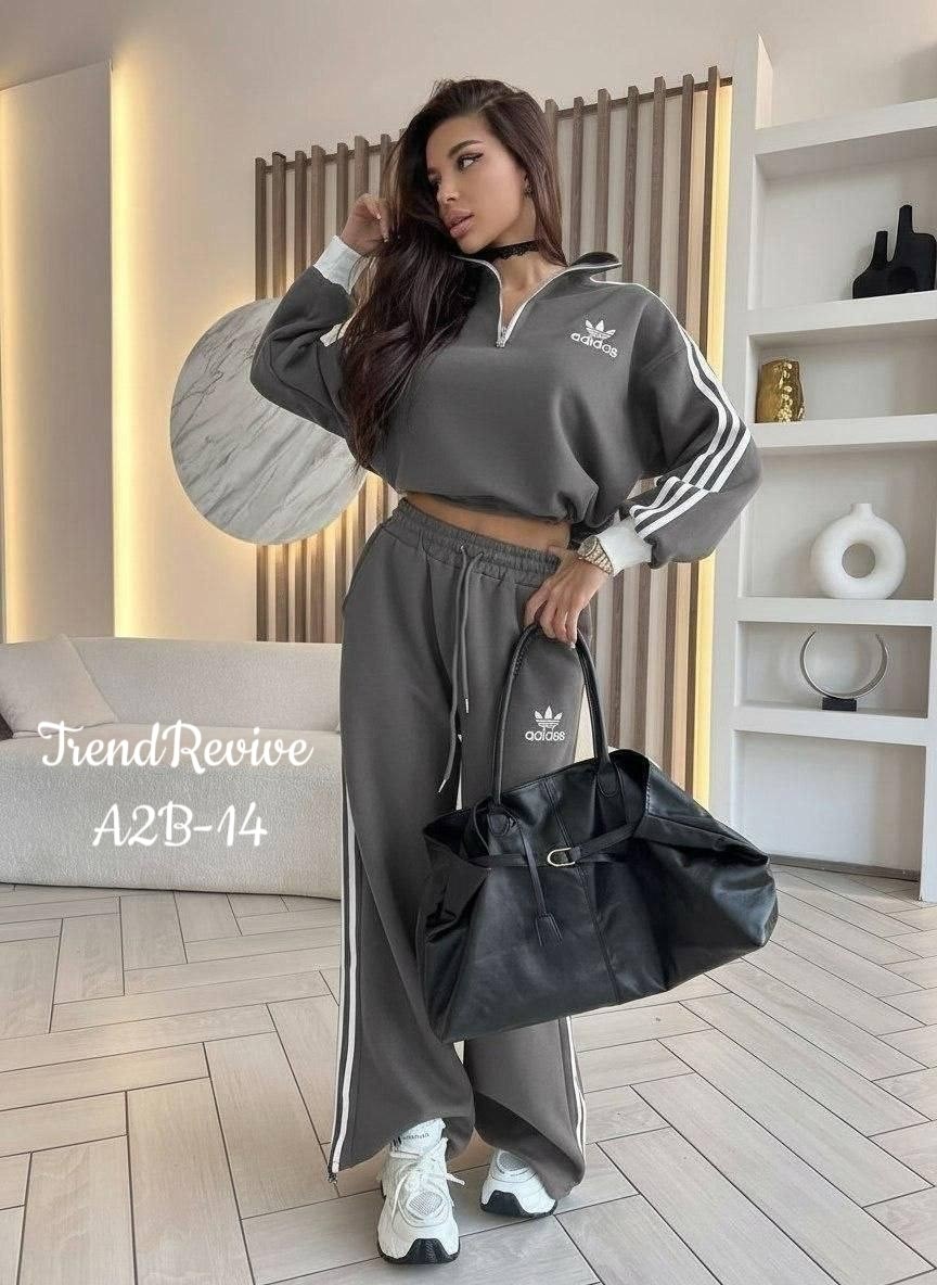 спортивный костюм adidas originals,спортивный костюм женский adidas,женские костюмы спортивные,костюм адидас ориджинал женский,новый женский спортивный костюм adidas