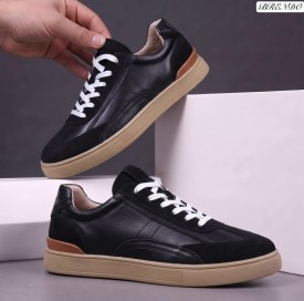 Кроссовки