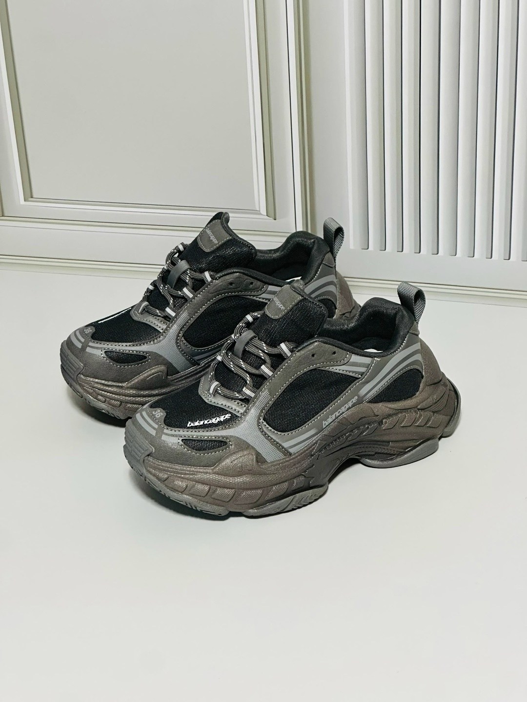 кроссовки в стиле balenciaga 10xl black,кроссовки женские balenciaga,balenciaga 10xl trainers all black,balenciaga кроссовки,кроссовки balenciaga 3xl sneaker 'worn-out черный