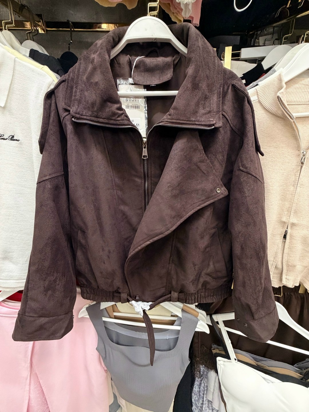 косуха куртка кожаная короткая оверсайз демисезонная mayberry,косуха куртка кожаная с поясом chauzi,косуха куртка кожаная оверсайз,куртка косуха кожаная,куртка кожаная оверсайз