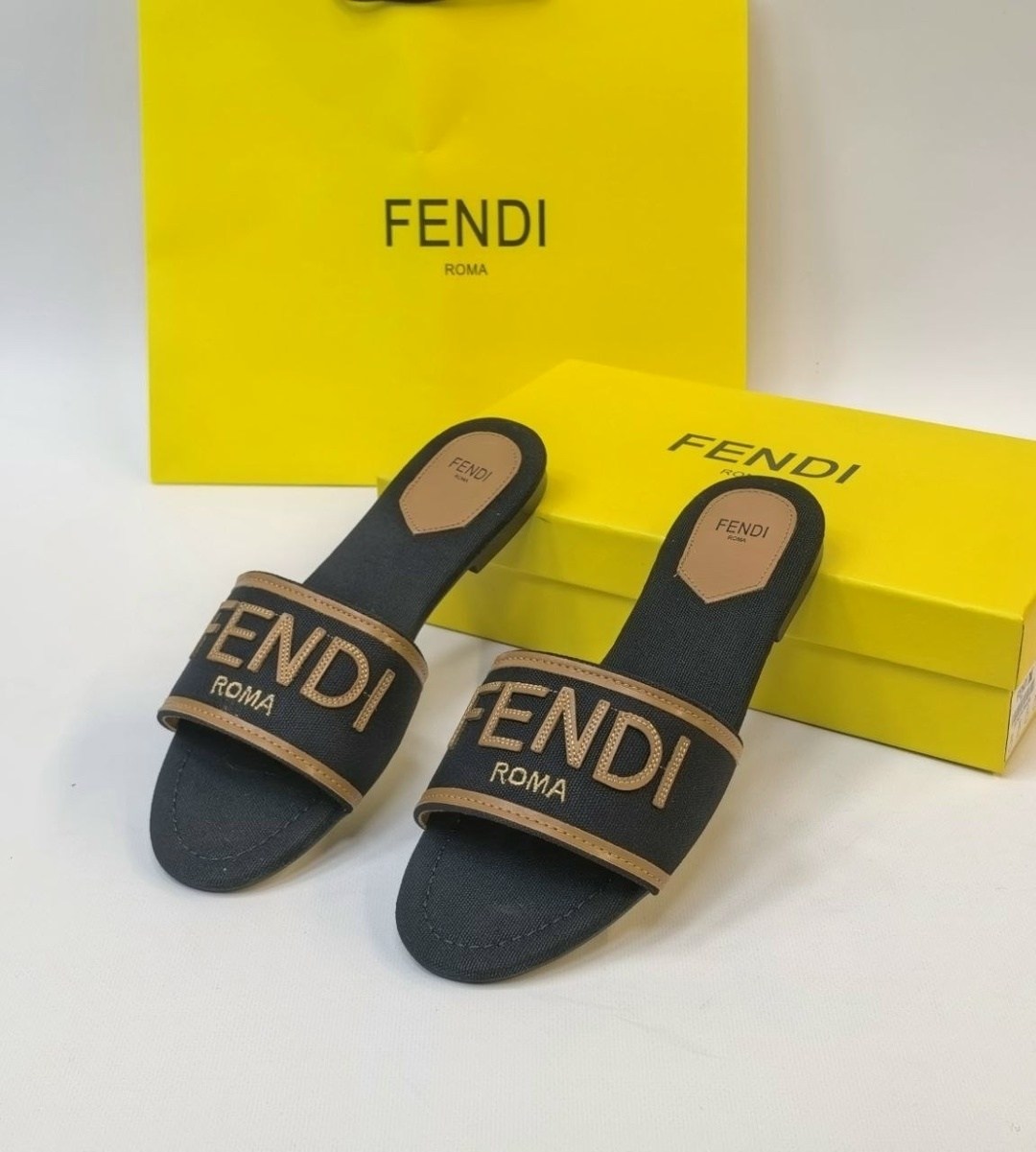 fendi шлепки,шлепанцы fendi,тапочки fendi,шлепки fendi женские,шлепки фенди