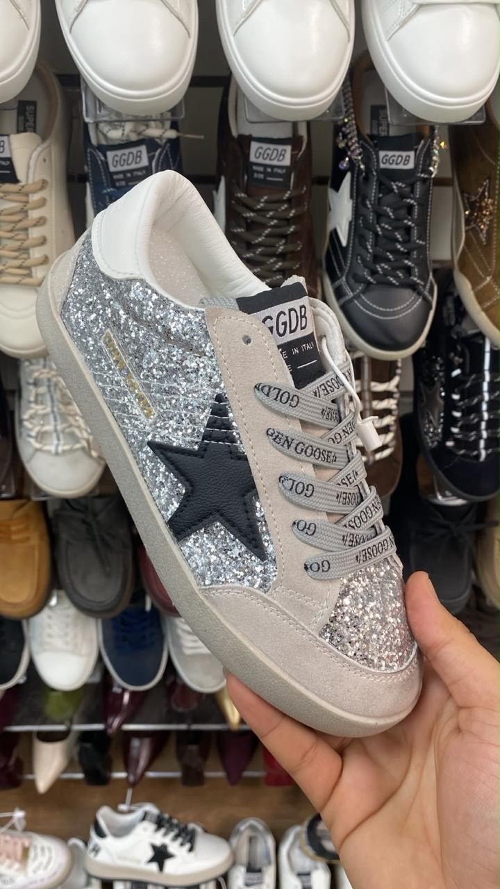 golden goose кеды блестящие черные,golden goose черные кеды женские,golden goose кеды super-star с кристаллами черный,,голден гус кеды черные