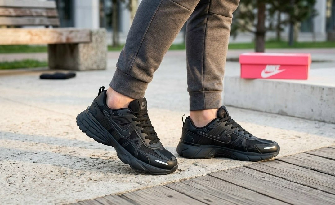 кроссовки nike v 2 k run,кроссовки мужские nike,кроссовки,кроссовки мужские,черные кроссовки
