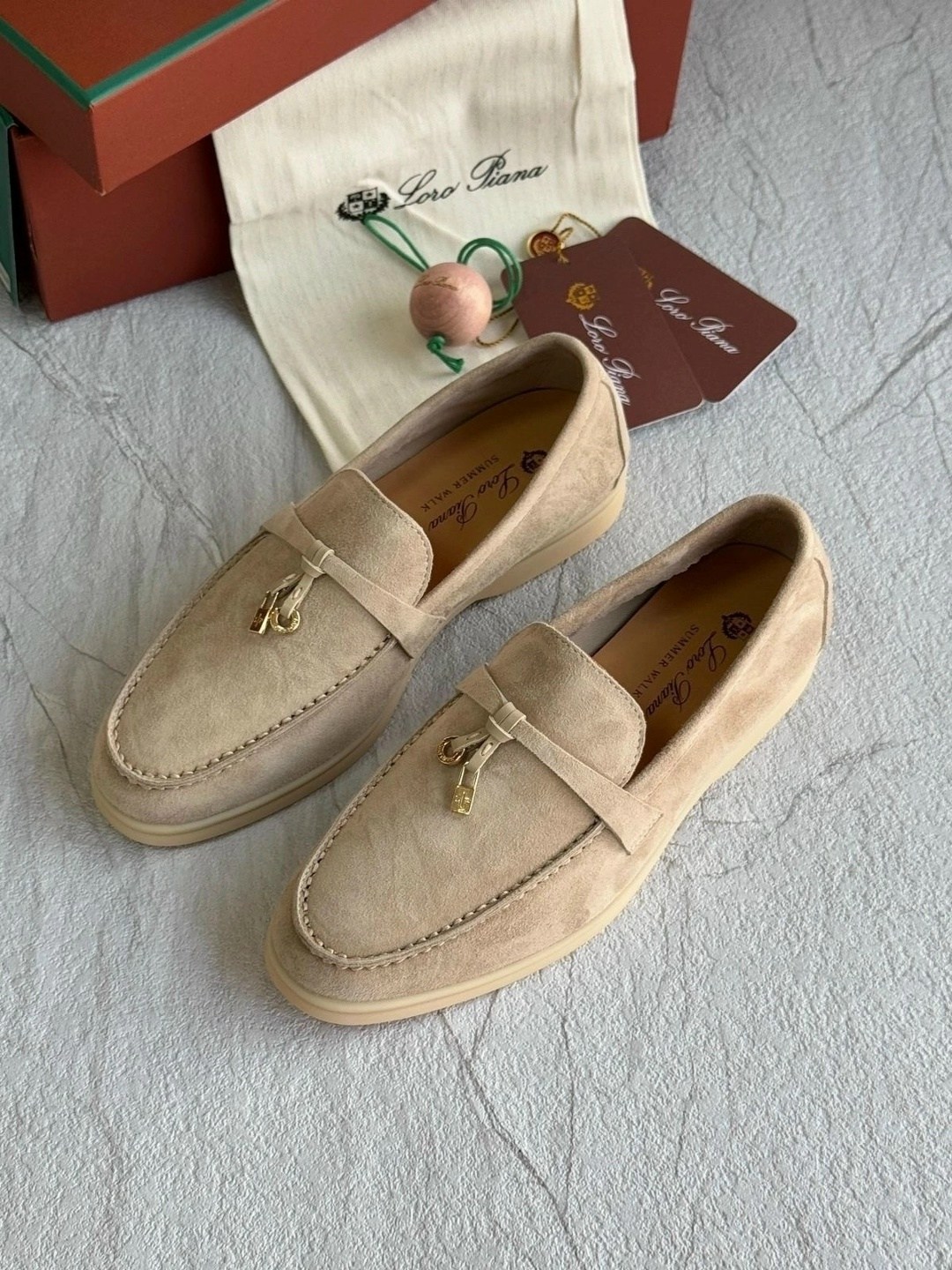 женские лоферы loro piana,loro piana лоферы,,лоферы замшевые loro piana,замшевые женские лоферы loro piana