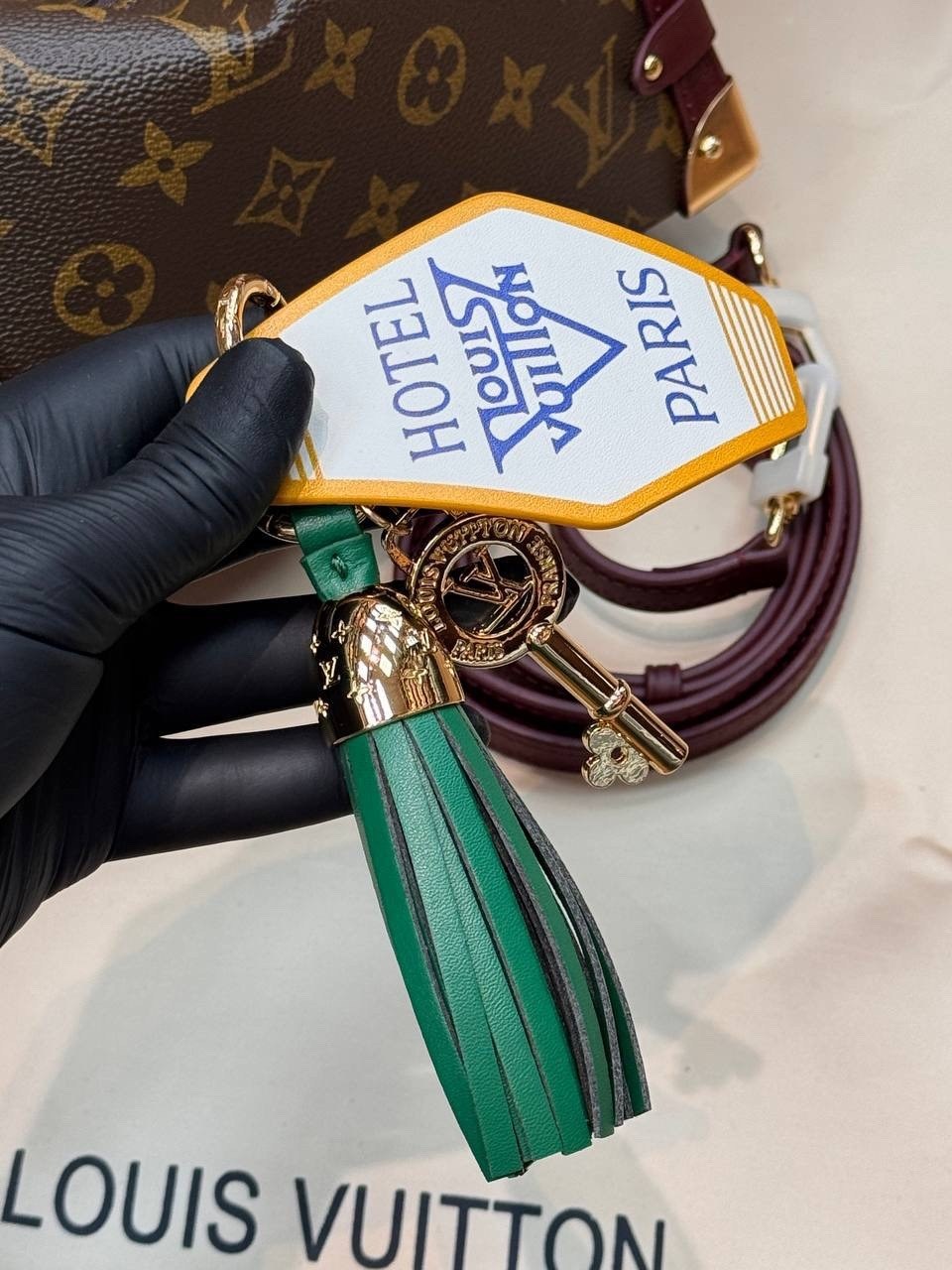 сумка женская louis vuitton 27-18 большой размер,женская сумка louis vuitton,louis vuitton сумка на плечо,сумка louis vuitton,сумка женская louis vuitton 28-20 см реплика